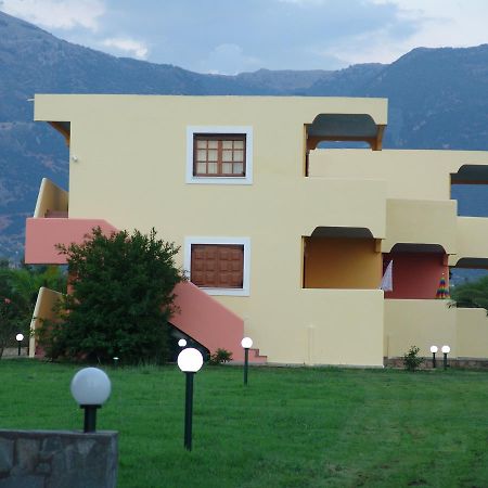 Terpsichore Apartments Kyparissia Exterior photo