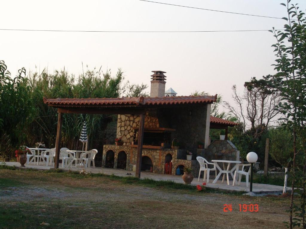 Terpsichore Apartments Kyparissia Exterior photo